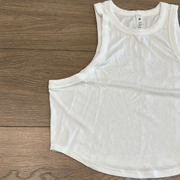 LULULEMON White Ribbed Hold Tight Cropped Soft Lightweight Tank Top Size 12 - Picture 4 of 11